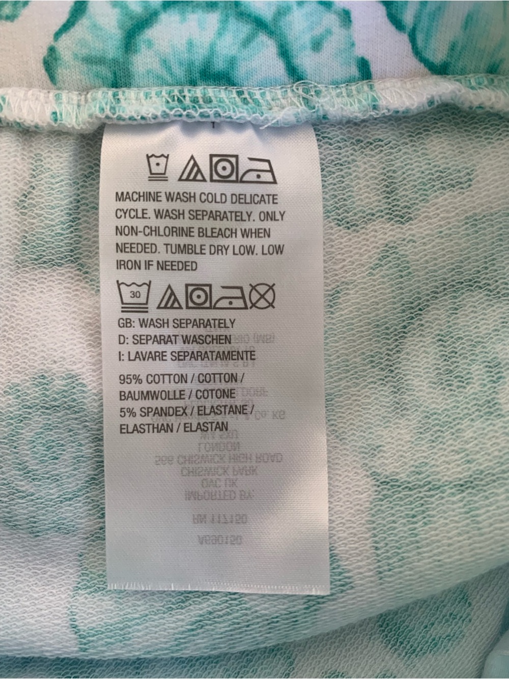 Quacker Factory Aqua Shell-Print Capris - Picture 5 of 6